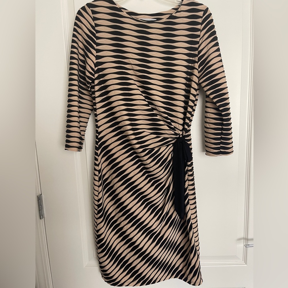 Shelby & Palmer Black and Tan Wave Pattern Wrap Style Dress